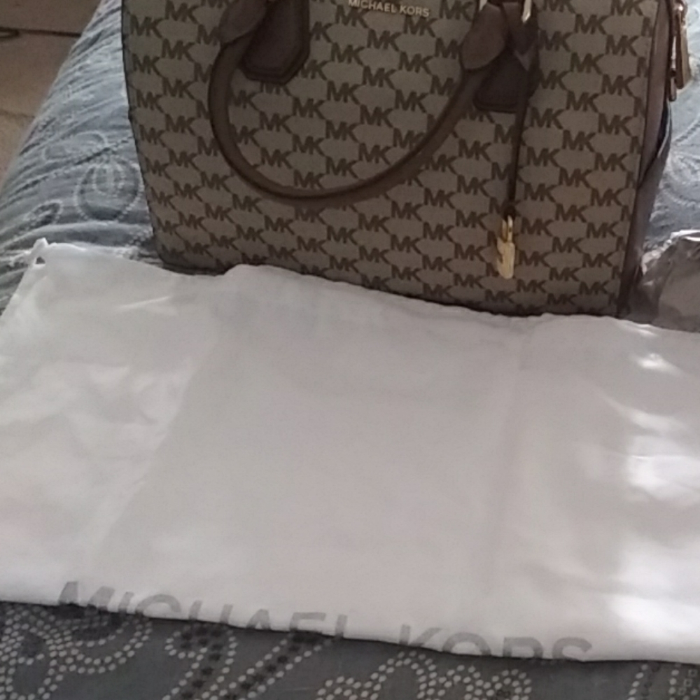 Michael Kors purse - Picture 5 of 6